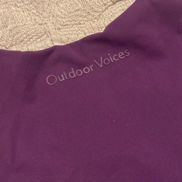 NWT Outdoor Voices Super Form Zoom Crop Top Sz M Acai w Built In Bra - Picture 3 of 6